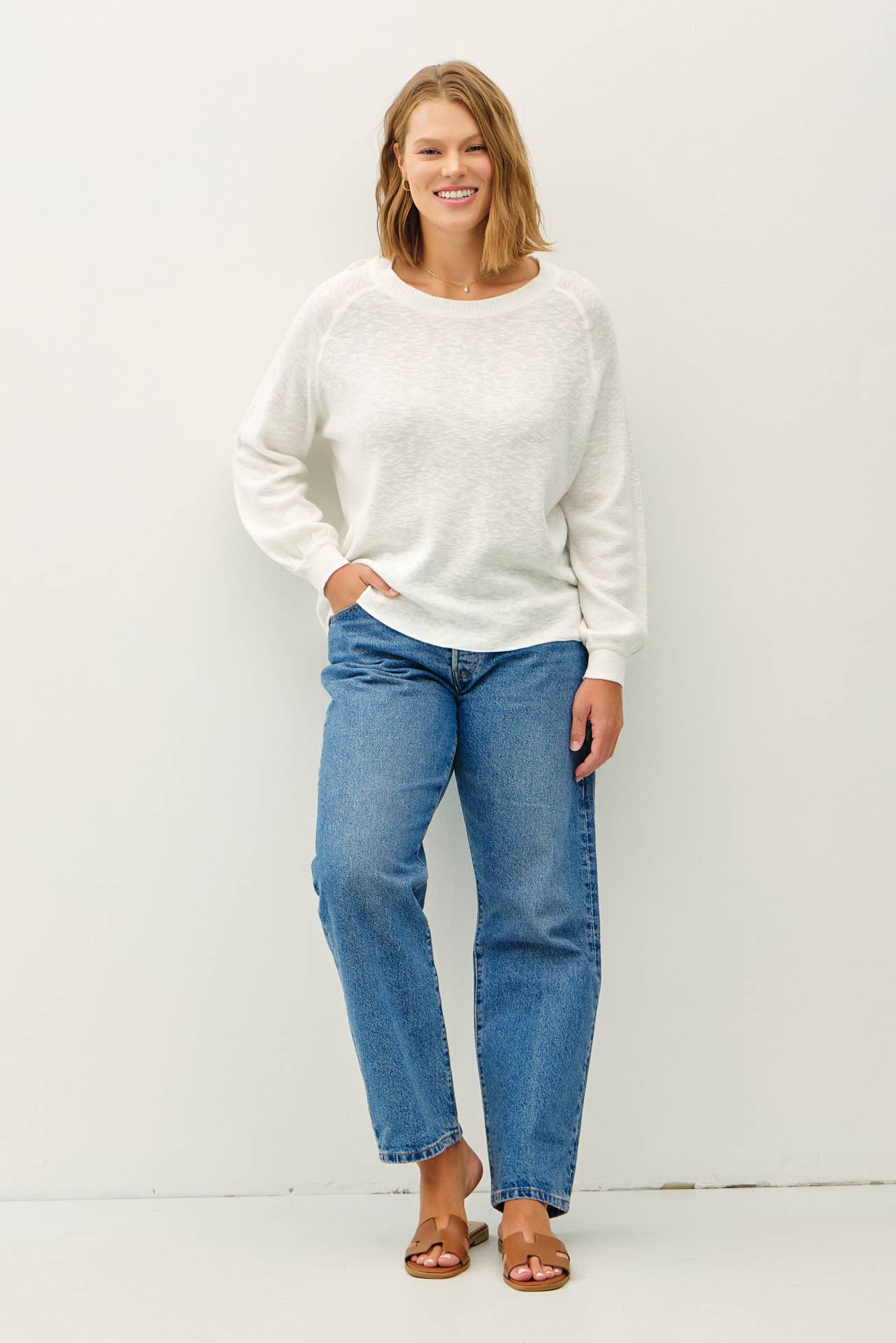 PLUS- LONG SLEEVE PULLOVER SWEATER