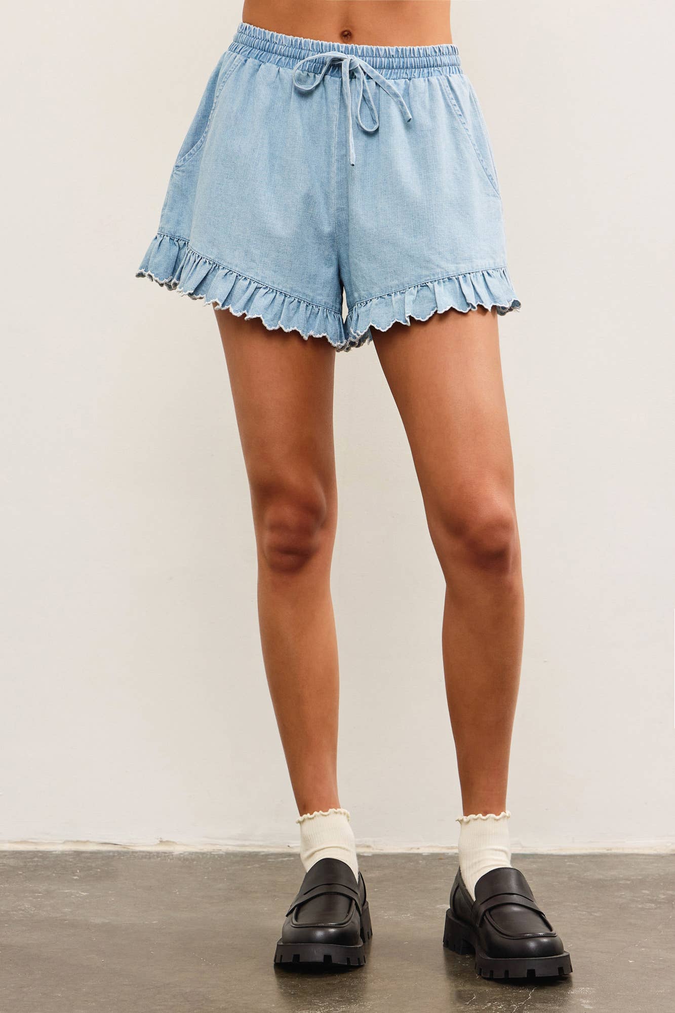 DAYNA RUFFLE HEM SHORTS