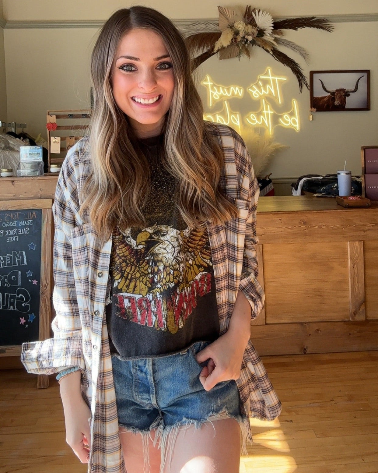 BORN FREE CROPPED TEE