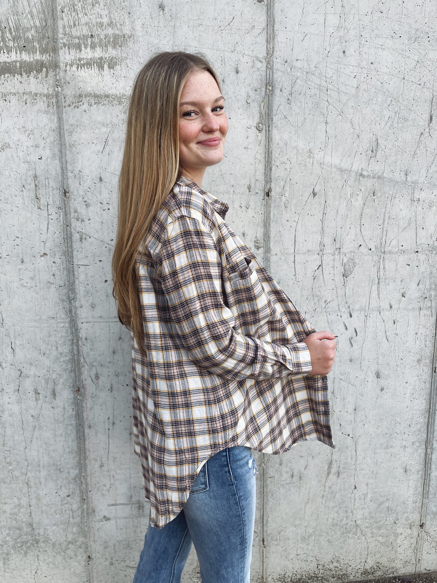 LEX OVERSIZE PLAID BUTTON SHIRT