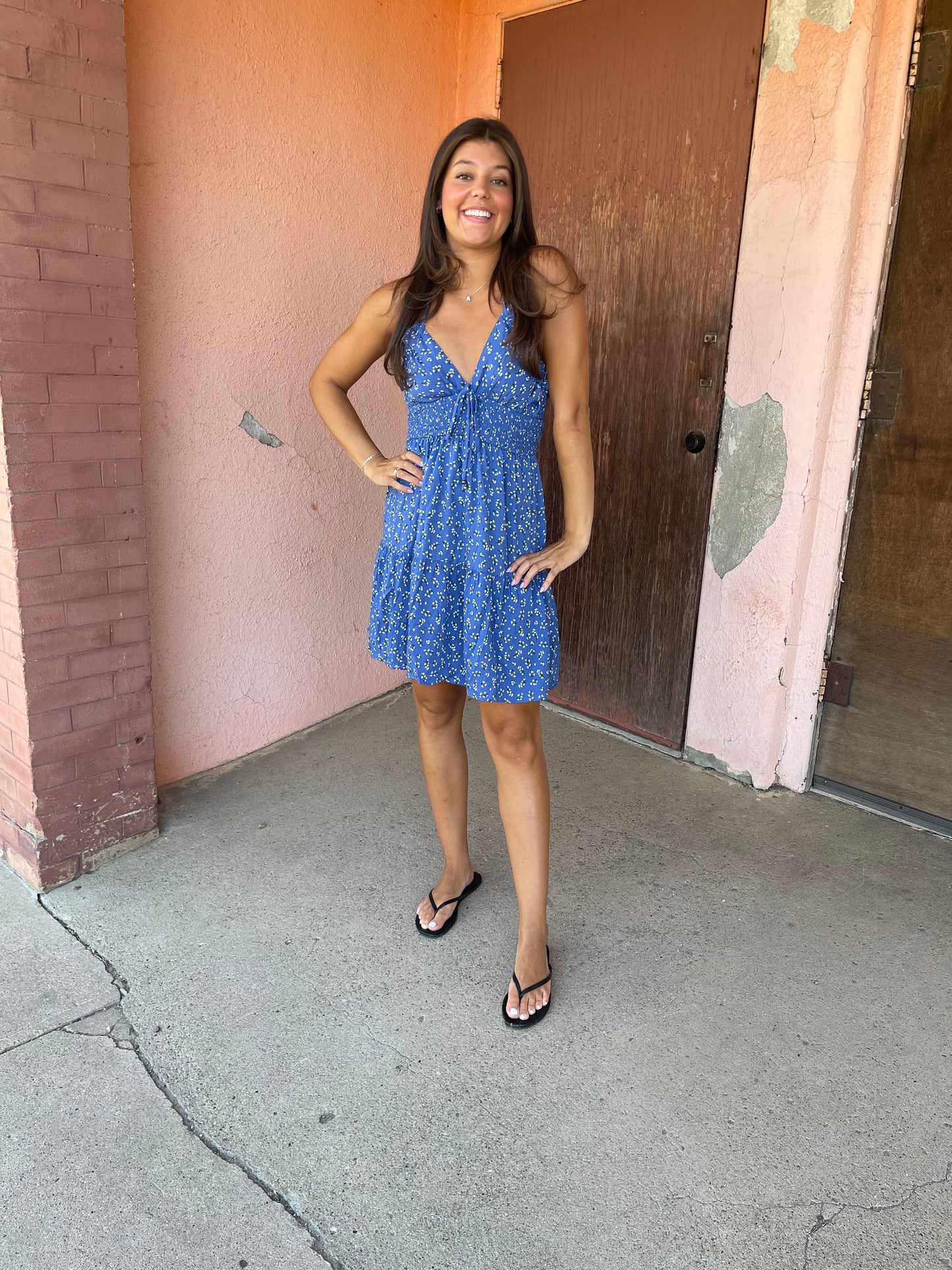 V NECK CRIS CROSS STRAPS DITSY PRINT SUNDRESS
