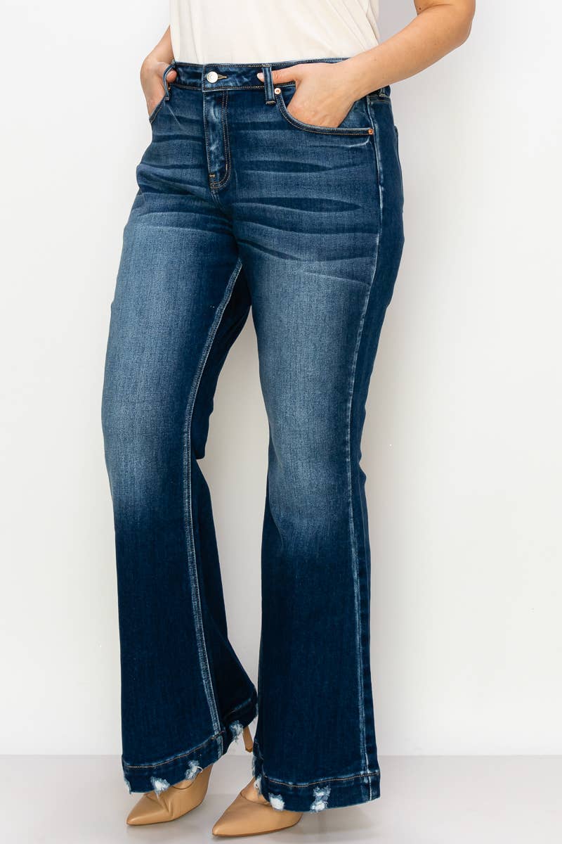 PLUS SIZE MID RISE WIDE HEM JEAN