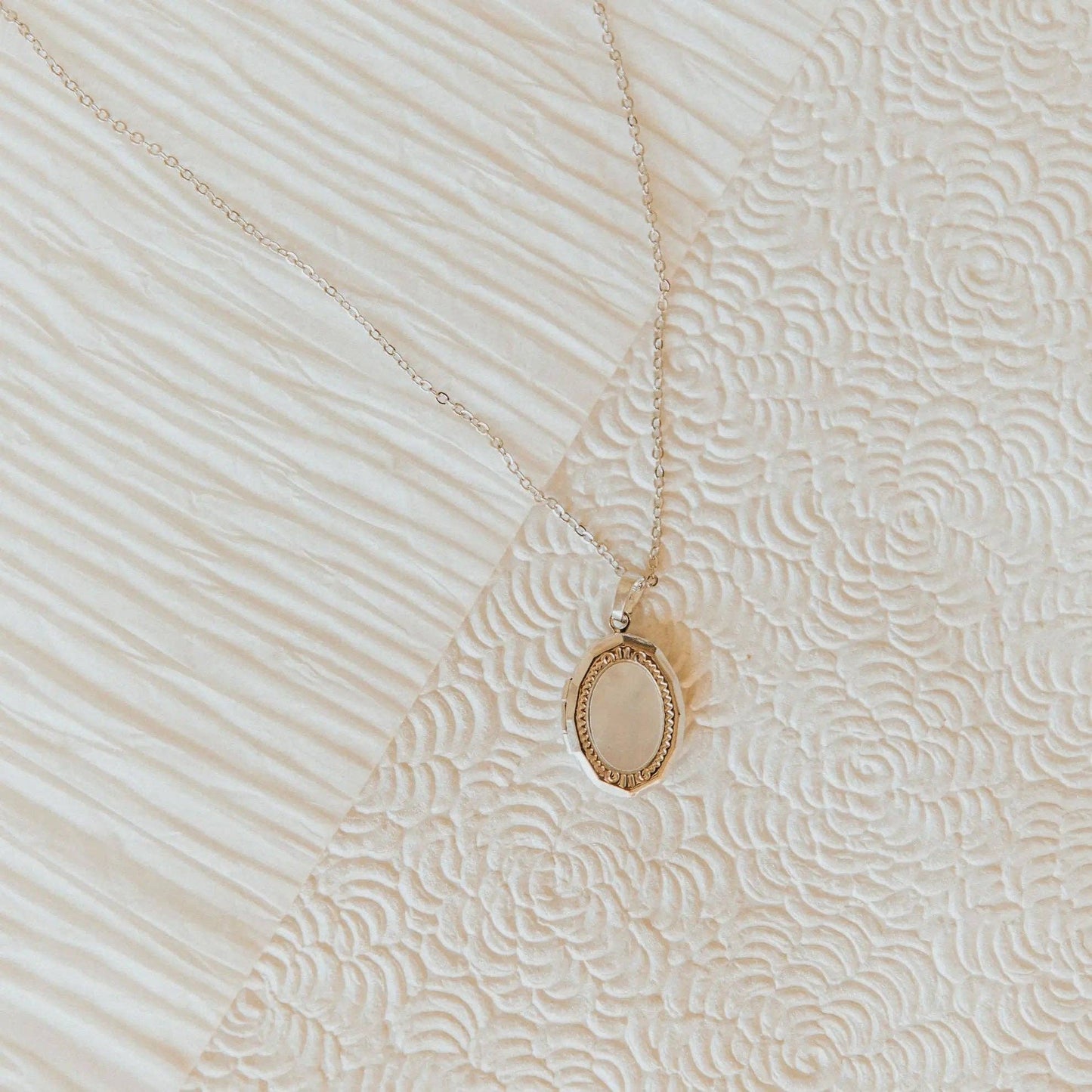 Isabelle Locket Necklace: Silver / 19"