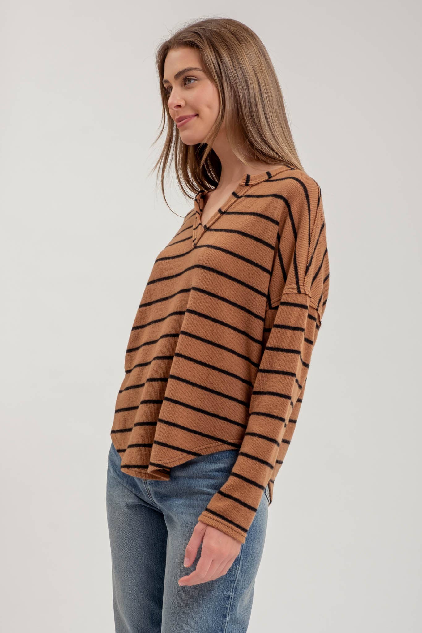 CHELSEA SPLIT NECK KNIT TOP