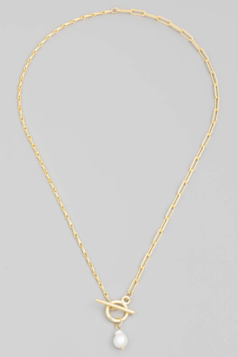 TOGGLE PEARL CHARM NECKLACE