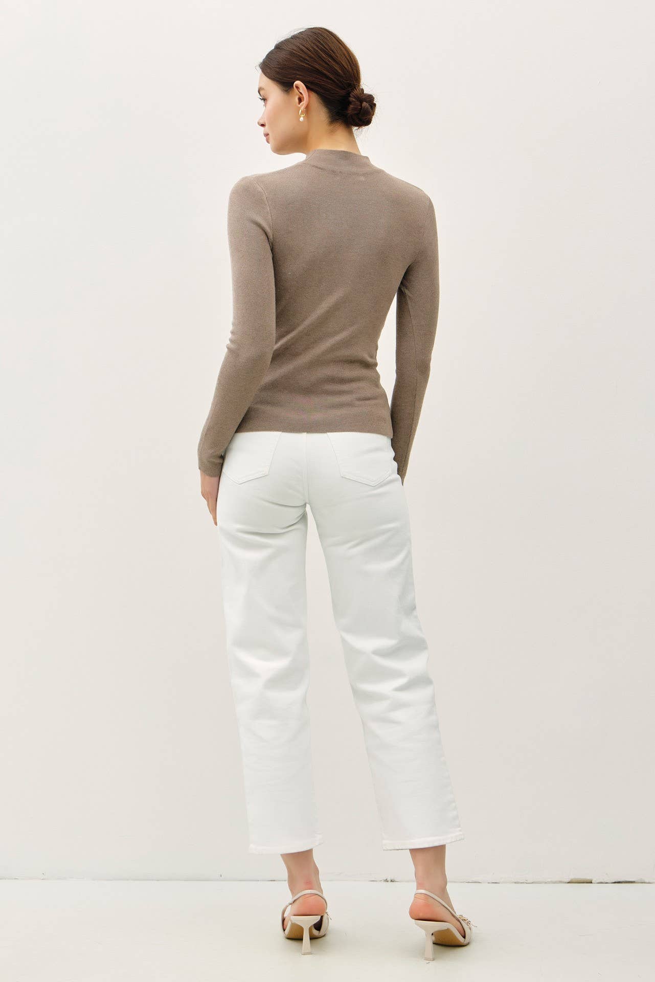 RIBBED MOCK NECK SWEATER