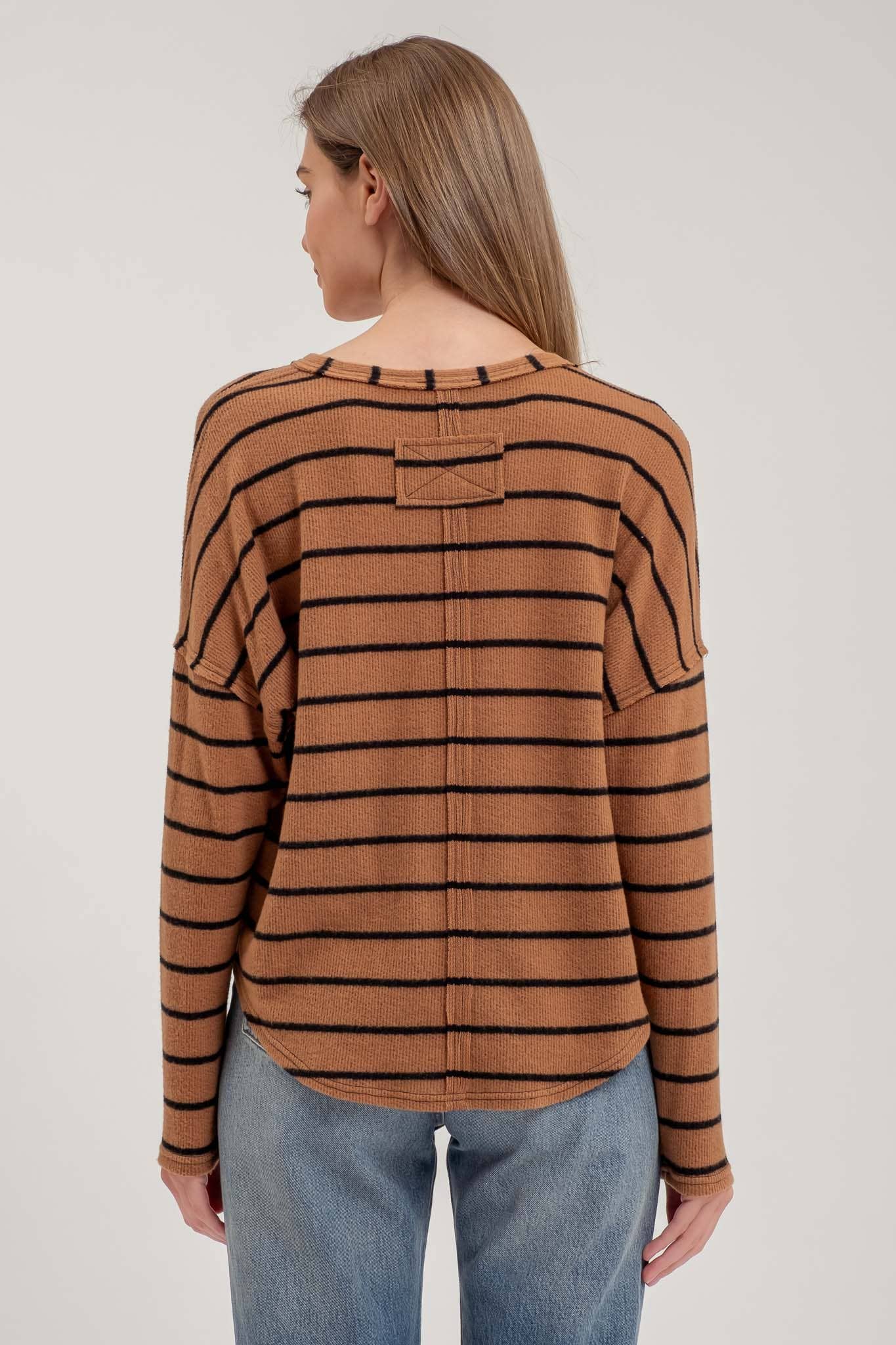 CHELSEA SPLIT NECK KNIT TOP