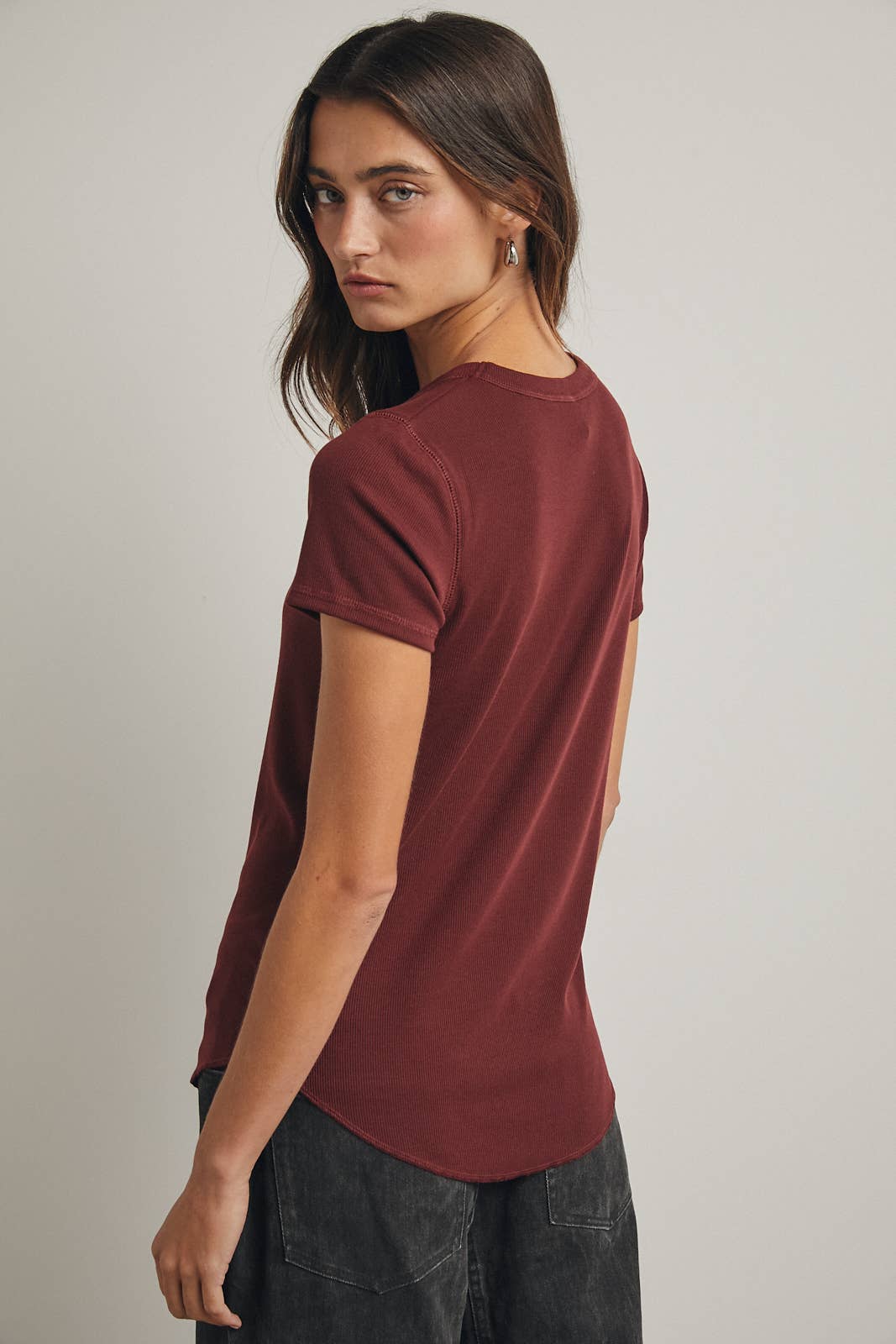RIBBED KNIT BASIC T-SHIRT BURGUNDY