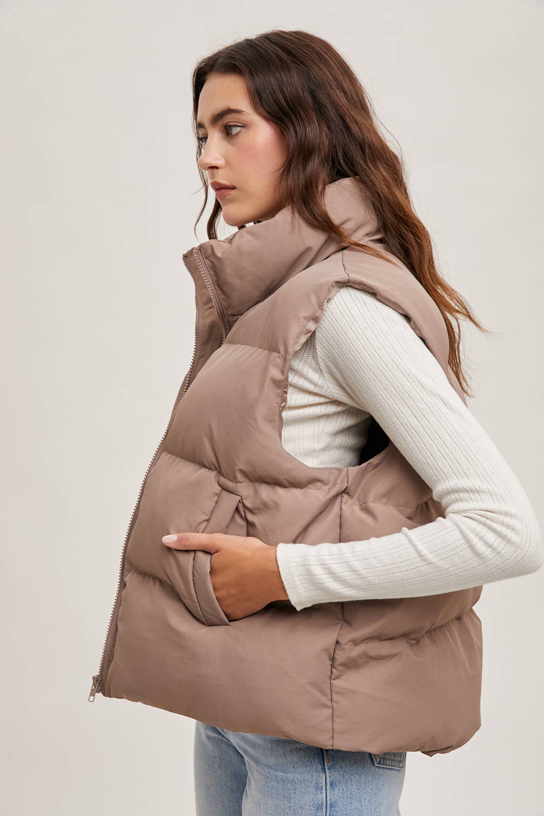 ZIPPER FRONT PUFFER VEST: MUSHROOM