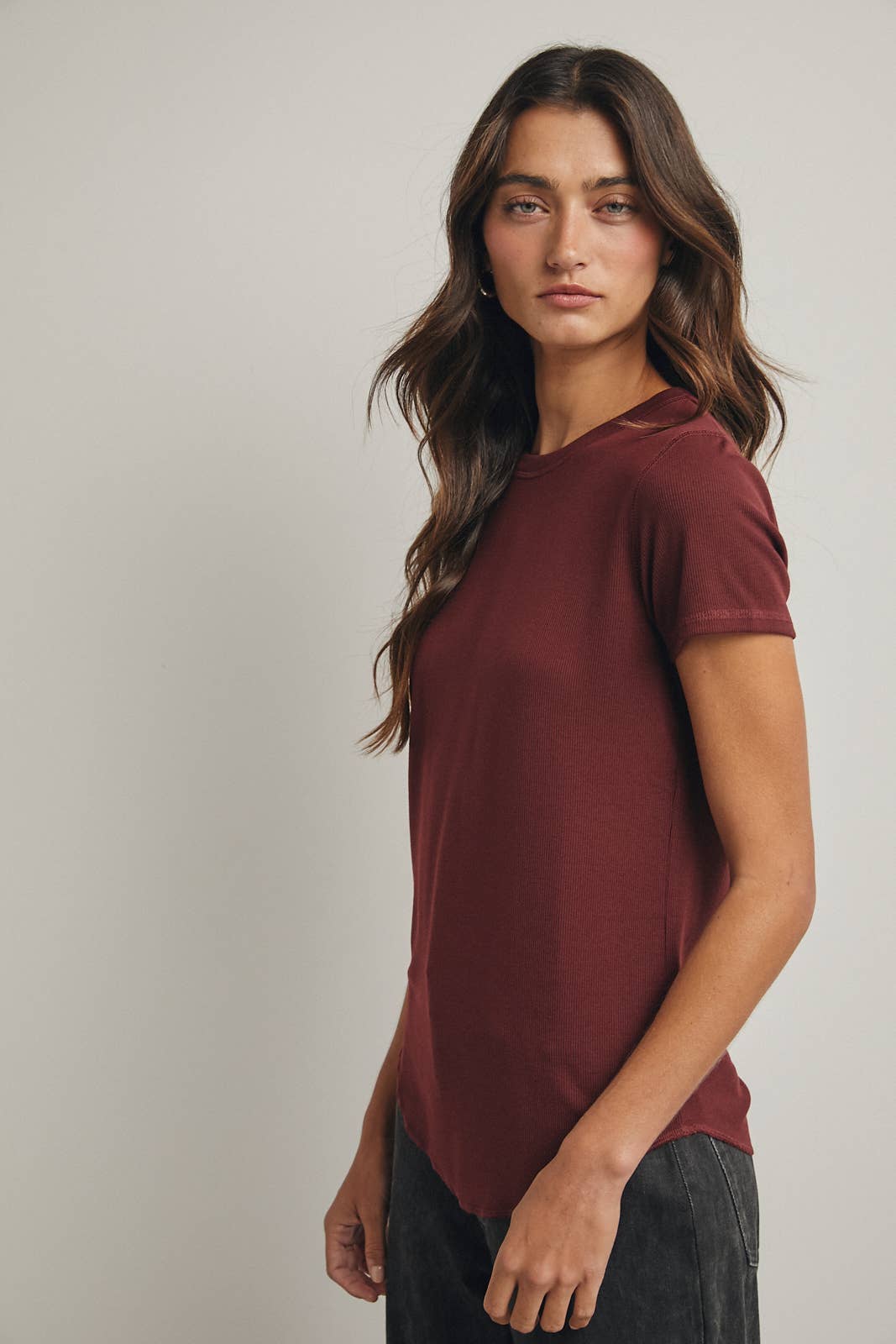 RIBBED KNIT BASIC T-SHIRT BURGUNDY