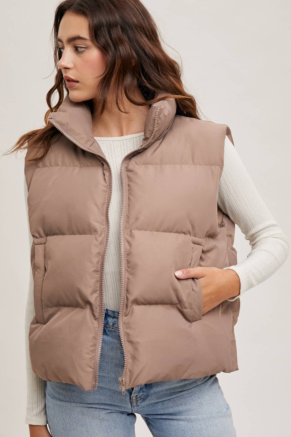 ZIPPER FRONT PUFFER VEST: MUSHROOM