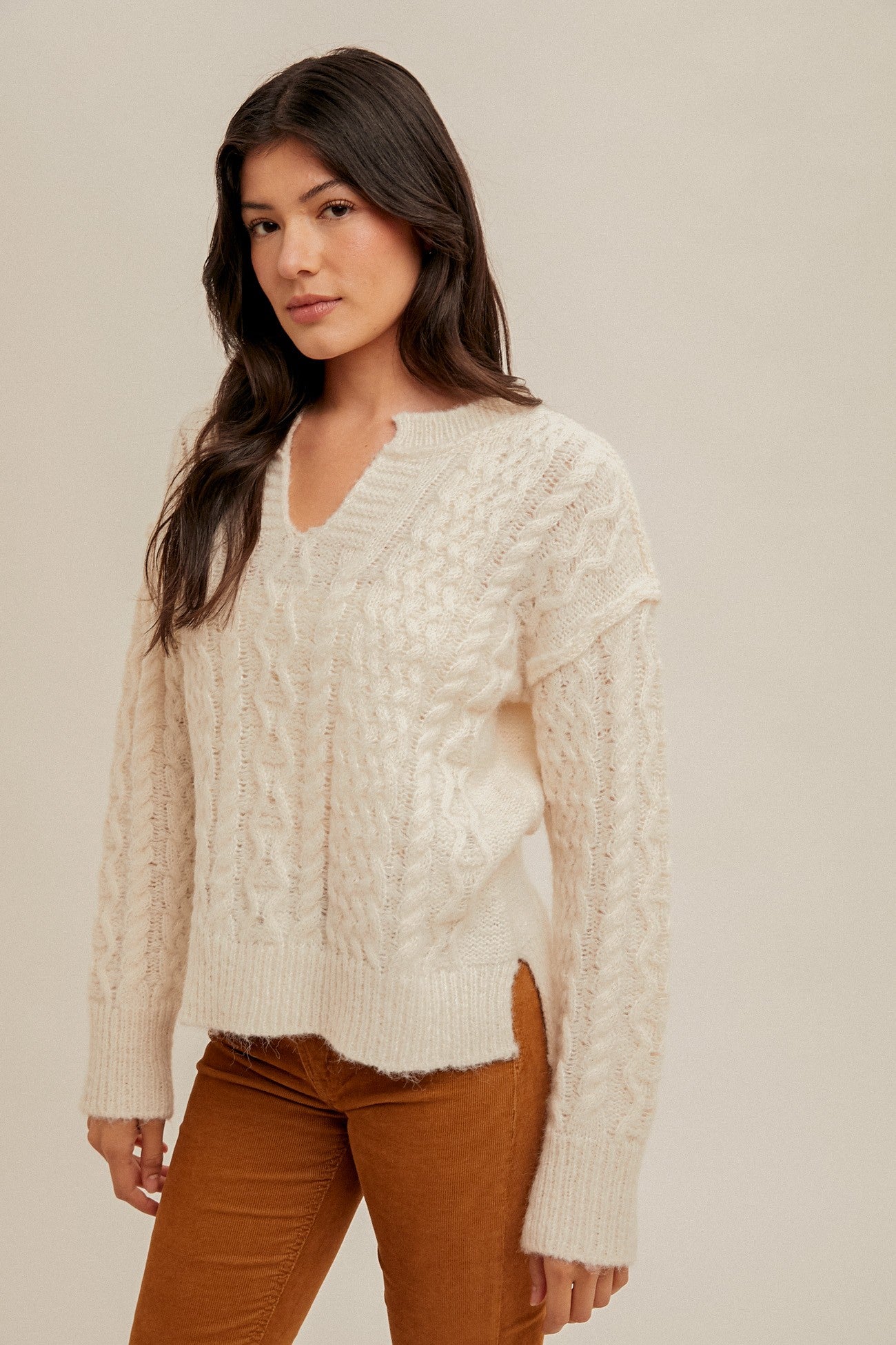 NOTCH NECKLINE CABLE KNIT SWEATER PULLOVER