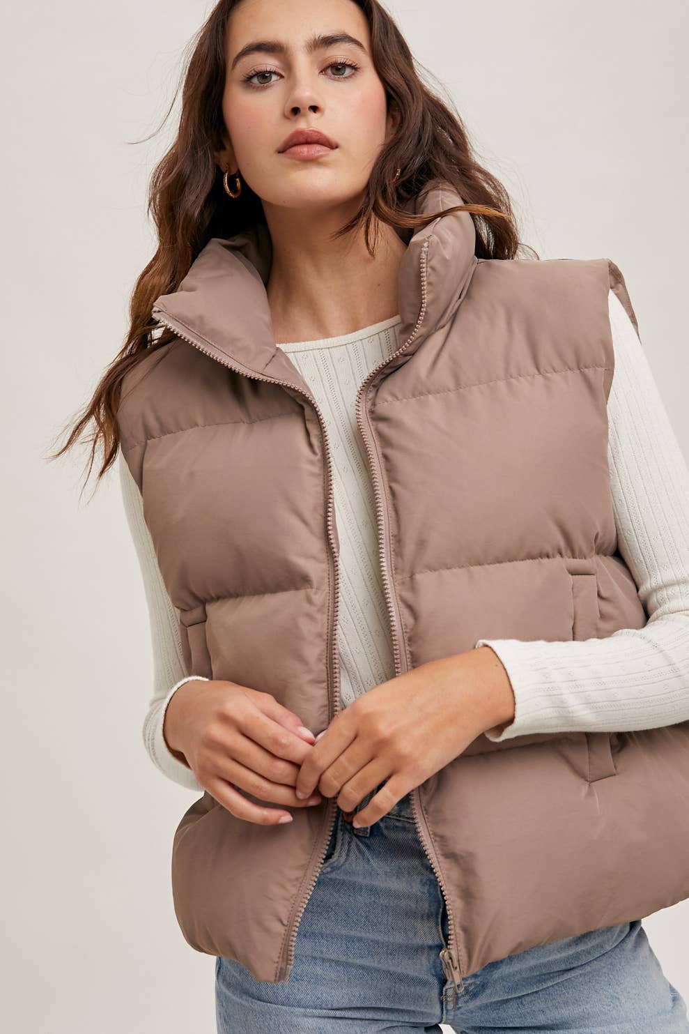 ZIPPER FRONT PUFFER VEST: MUSHROOM