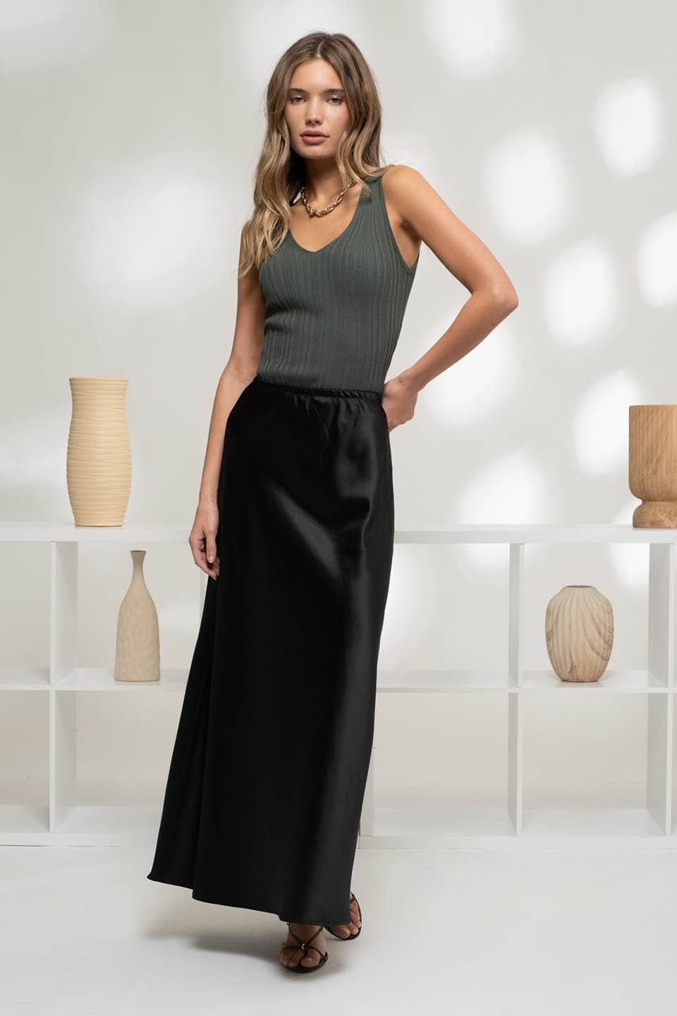 V-NECK SWEATER TANK