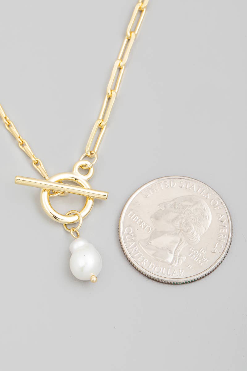 TOGGLE PEARL CHARM NECKLACE