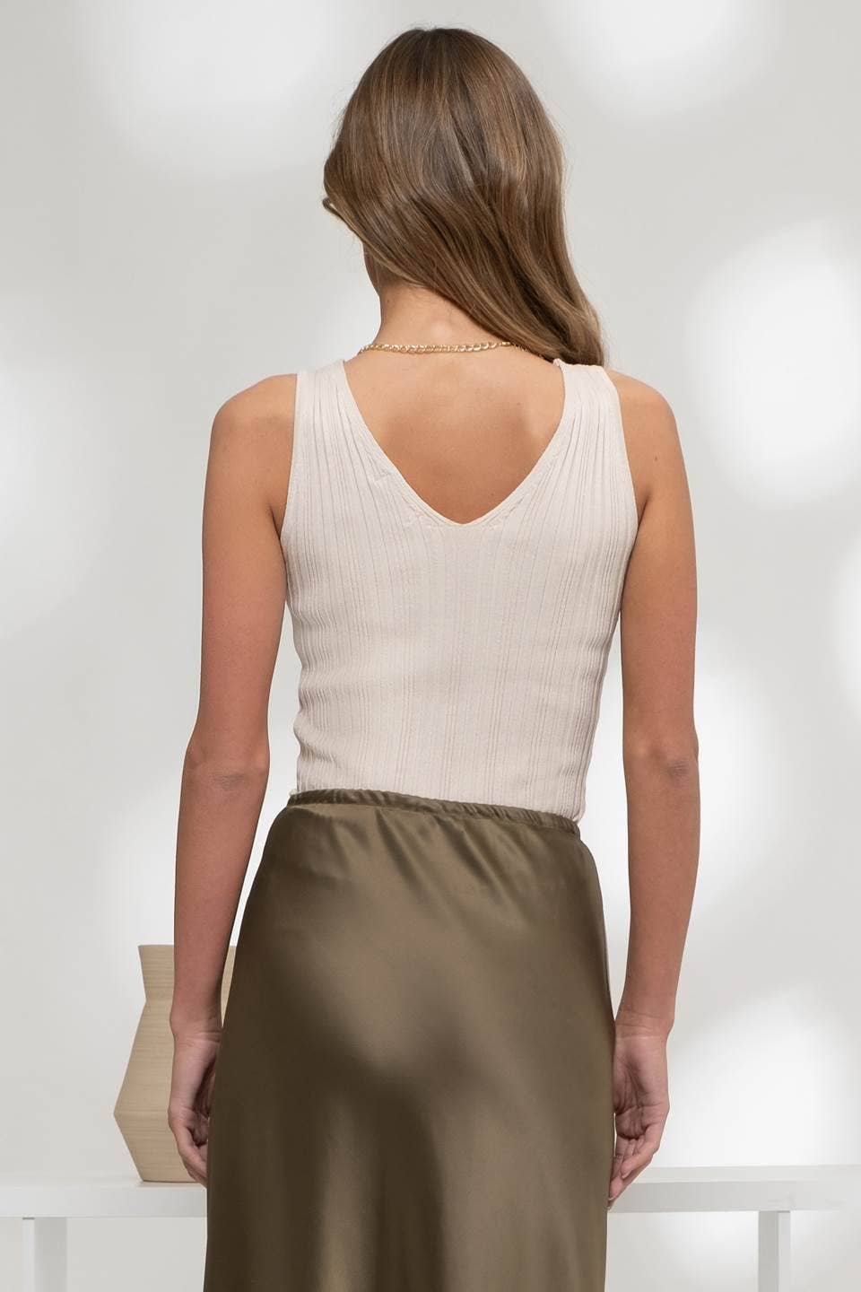 V-NECK SWEATER TANK