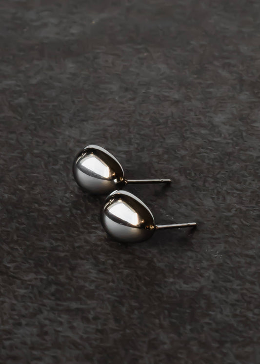 Cowley Silver Teardrop Stud